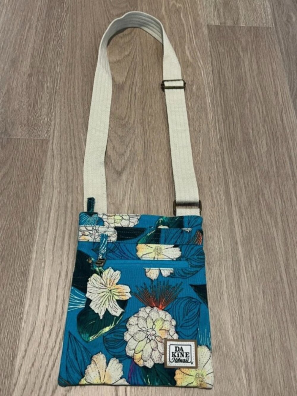 DAKINE Hawaii Jive Blue Crossbody Purse Bag Floral Tropical Hibiscus Flowers